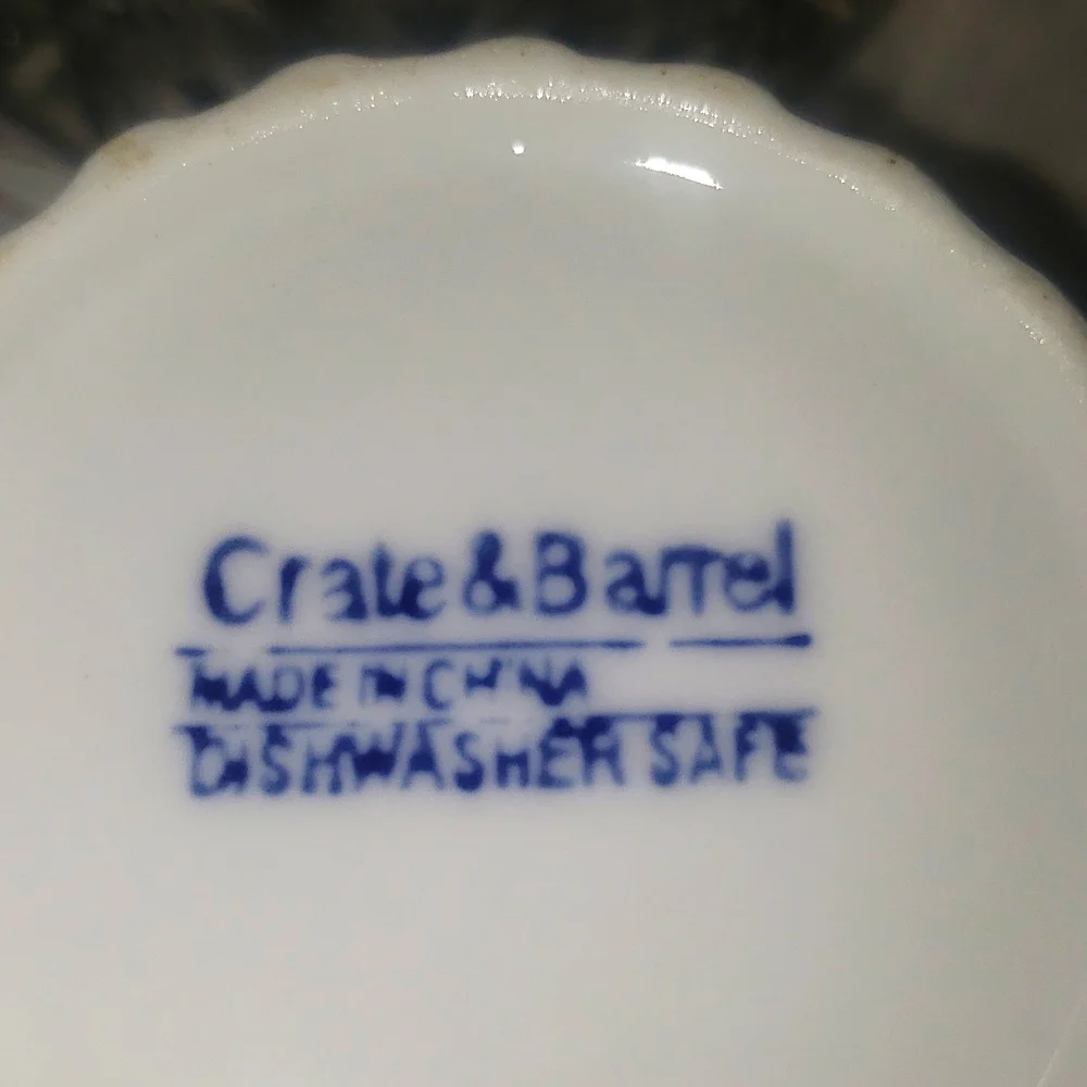 CRATE & BARREL MADE IN CHINA DISHWASHER SAFE WHITE RIBBED CERAMIC MILK PITCHER